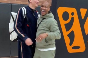 孙悦去洛杉矶找马布里玩 结果刚打上球就小腿韧带拉伤😅